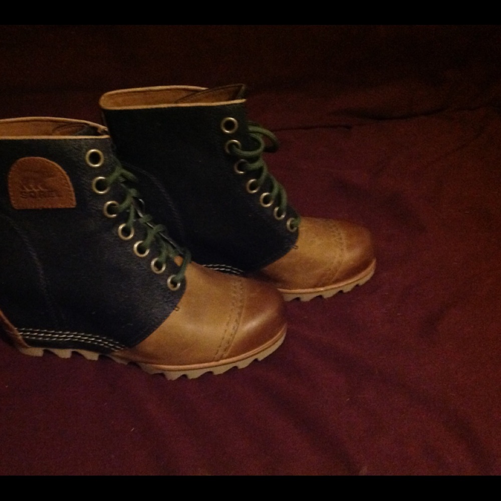 Sorel wedge booties, size 7 new